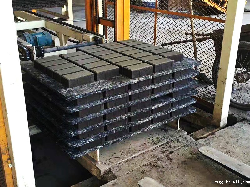 “山寨化潮流”涌向托板业